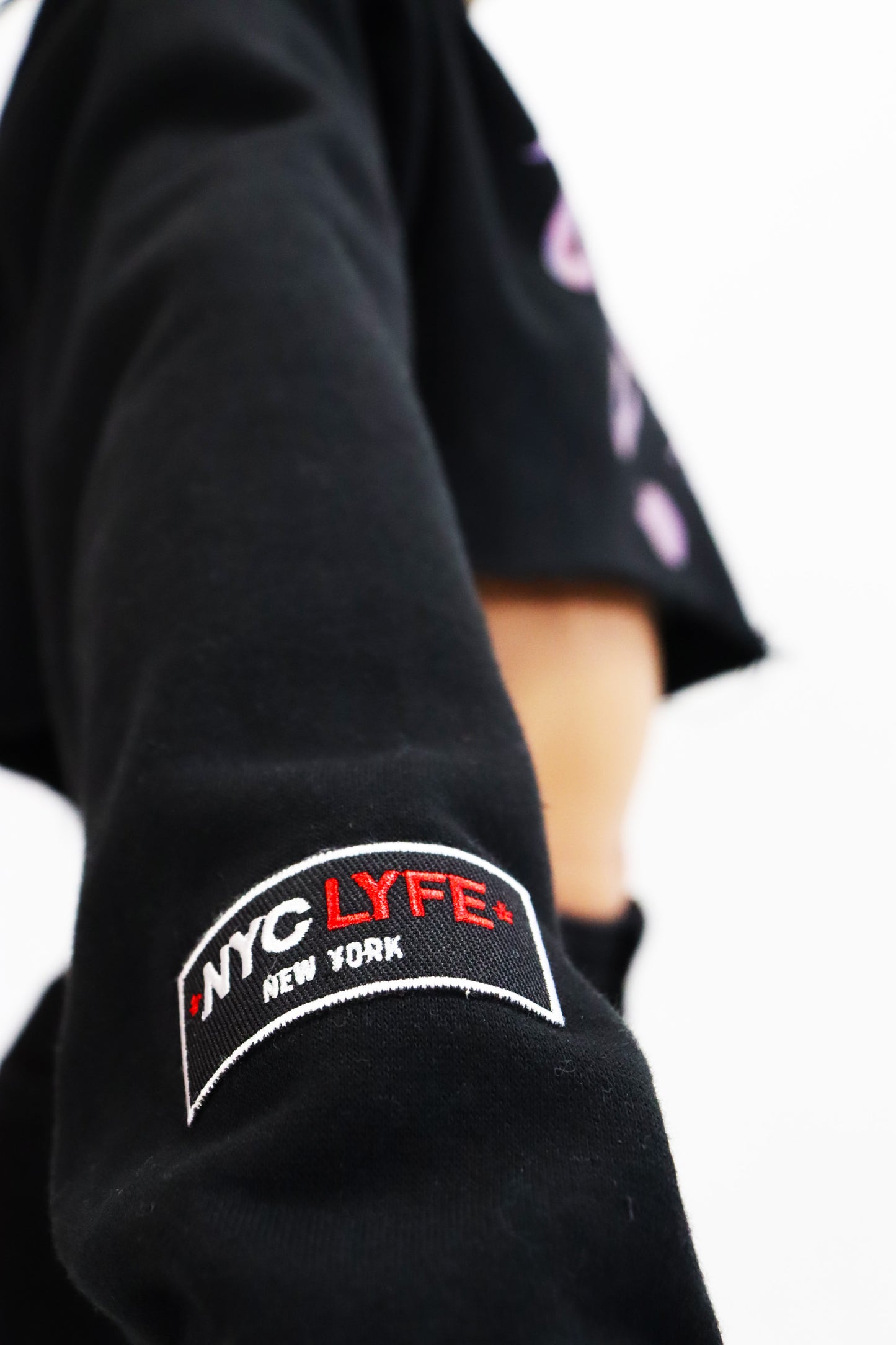 NYC SNAKE (FORBIDDEN) APPLE CROPPED SWEATSHIRT